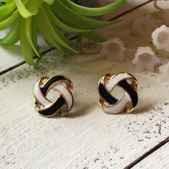 BLACK AND WHITE SWIRL EARRINGS (E5) - Picture 2 of 8